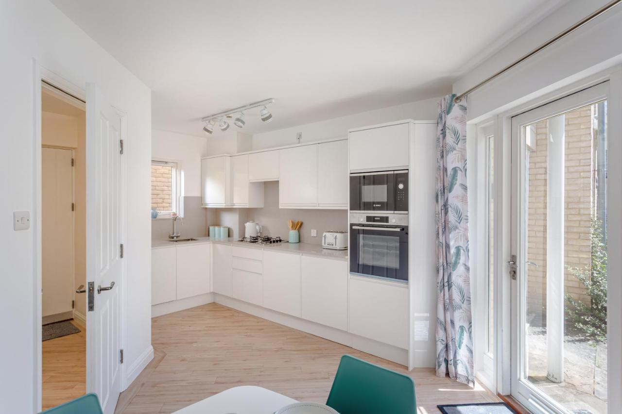 2 Bedroom City Centre Townhouse - With Parking CBG Eksteriør billede